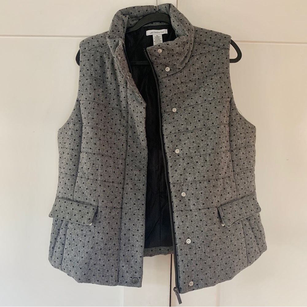 Fun and Cozy Liz Claiborne Polka Dot Vest - Picture 2 of 10